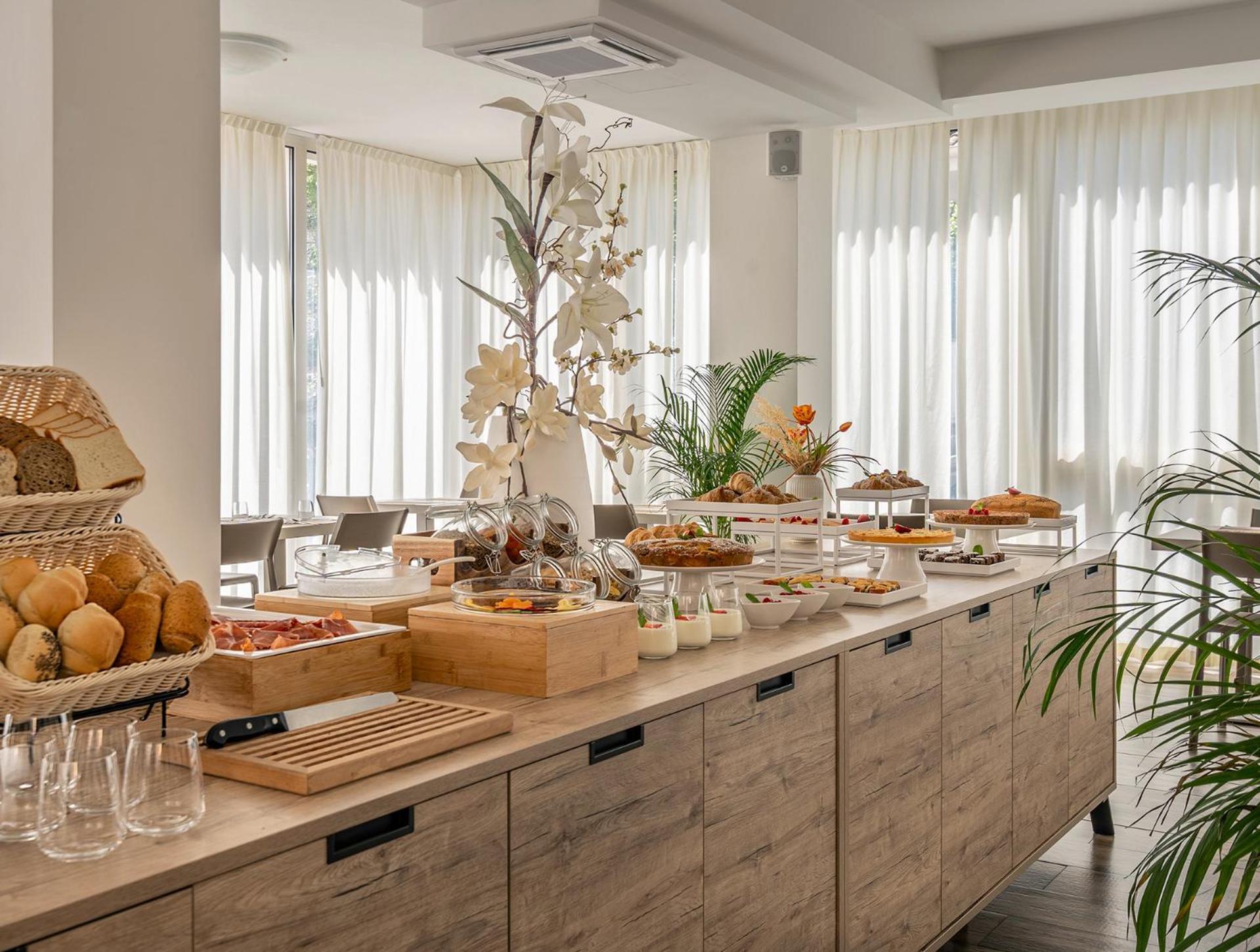 Hotel Carmen Риччоне Екстер'єр фото